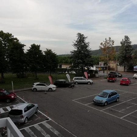 Good Morning Shopping Panzió Serravalle Scrivia Kültér fotó